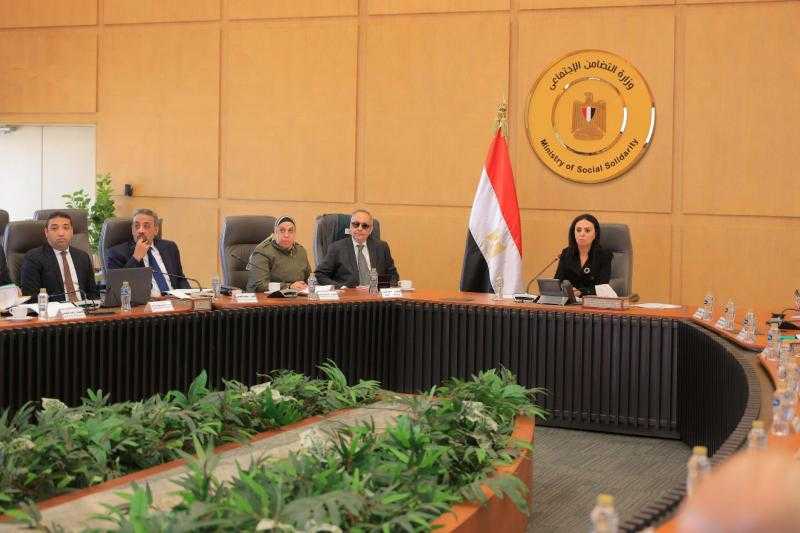 مجلس ادارة صندوق ”بنك ناصر” برئاسة وزيرة التضامن يناقش تحديث قاعدة البيانات وتحسين دقتها بما يساهم في رفع كفاءة منظومة العمل وضمان الوصول لمستحقيها